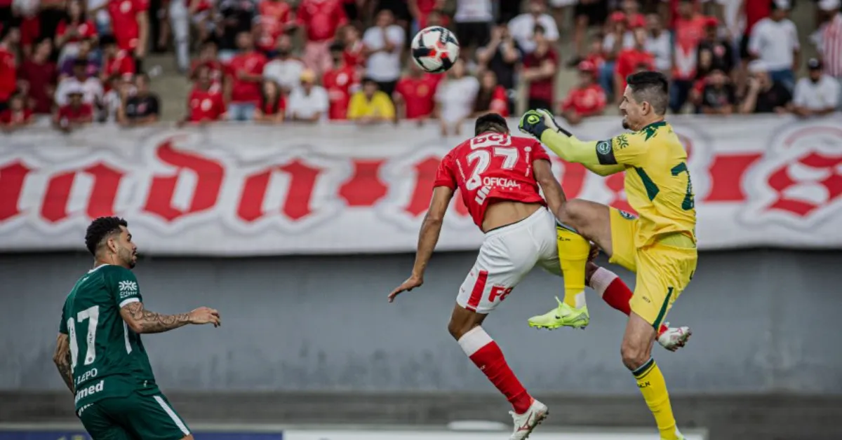 Semifinal Goianão: Goiás busca superar o Vila Nova após disputa tensa